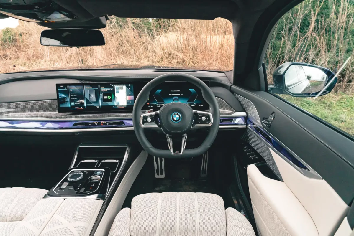 BMW i7 Review: Luxury Meets Technology 