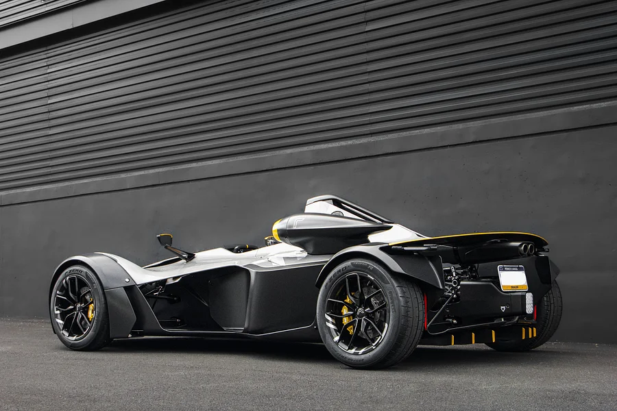 BAC Mono Tests With Novel Colored Carbon Fiber  